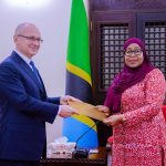 Rais wa Jamhuri ya Muungano wa Tanzania, Mhe. Dkt. Samia Suluhu Hassan amepokea Ujumbe Maalum kutoka kwa Rais wa Jamhuri ya Shirikisho la Urusi, Mhe. Vladimir Putin, uliowasilishwa kwake na Mhe. Sergei Kiriyenko, Ikulu Chamwino, mkoani Dodoma, tarehe 06 Novemba, 2025.