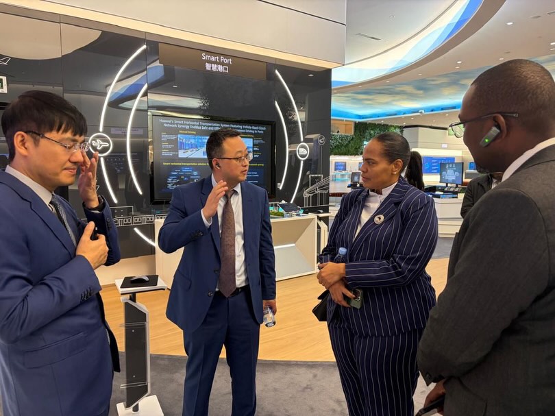 Hon. Angellah Jasmine Mbelwa Kairuki, Tanzania’s Minister for Communications and Information Technology, during a visit to Huawei’s Von Neumann Exhibition Hall in Shenzhen, China, to explore advanced digital technologies.