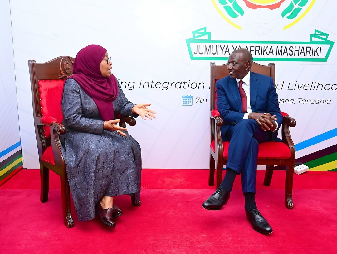 President Samia Suluhu Hassan speaking with Kenya’s President William Ruto ahead of the East African Community Heads of State meeting at the Arusha International Conference Centre.