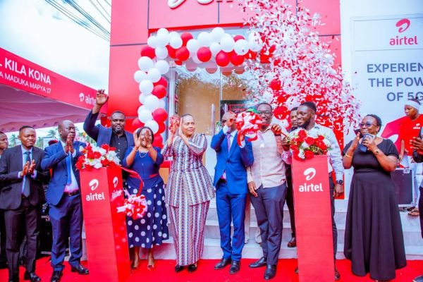 Tanzania’s Minister for Communications and Information Technology, Angellah Kairuki, launches new Airtel Smart Shops during an event in Dar es Salaam aimed at expanding digital access and communication services.