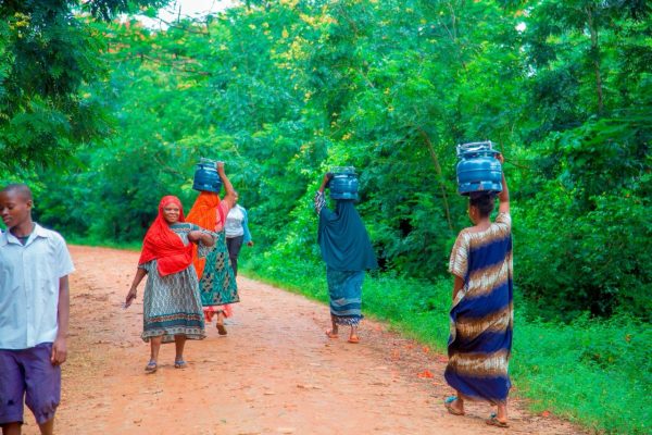 Residents in Korogwe receiving subsidized LPG cylinders as part of Tanzania’s clean cooking energy programme
