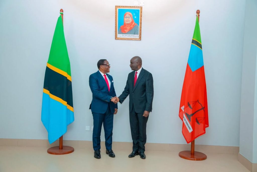 George Masaju in a meeting with Lazarus Chakwera at the Judiciary Headquarters in Dodoma during an official Commonwealth engagement.