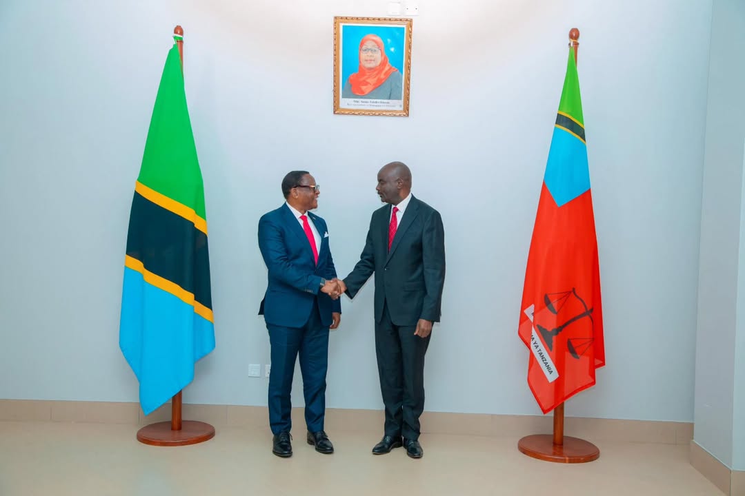 George Masaju in a meeting with Lazarus Chakwera at the Judiciary Headquarters in Dodoma during an official Commonwealth engagement.