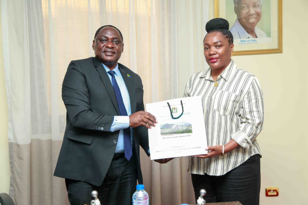 Tanzania Ambassador Richard Makanzo welcoming Deputy Energy Minister in Cairo