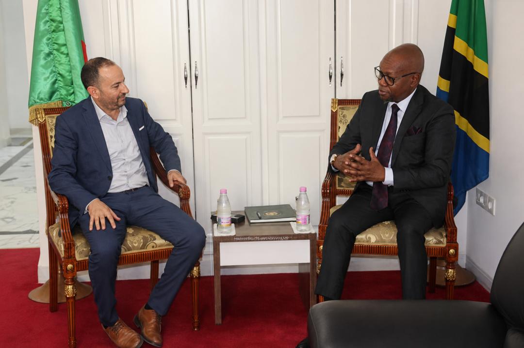 Tanzania’s Ambassador to Algeria, H.E. Mobhare Matinyi, meets with Africa Bee Expo Chairman Fatah Ben Chouia during discussions on Tanzania’s invitation to host the 2028 Africa Bee Expo and participate as Guest of Honour at the 2026 continental beekeeping exhibition in Algiers.